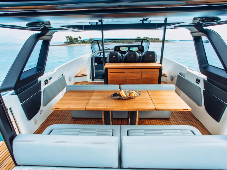 Hyr en Cranchi A46 Marina Ibiza 