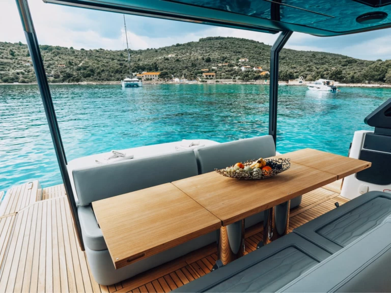 Yacht charter Marina Ibiza billig A46