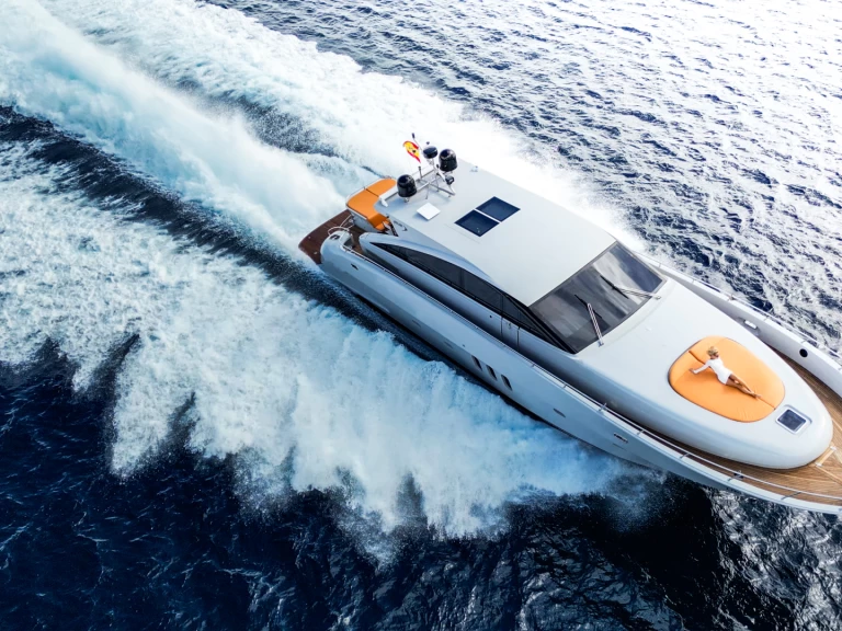 Uthyrning Lyx yacht Jaguar med en båtlicens 