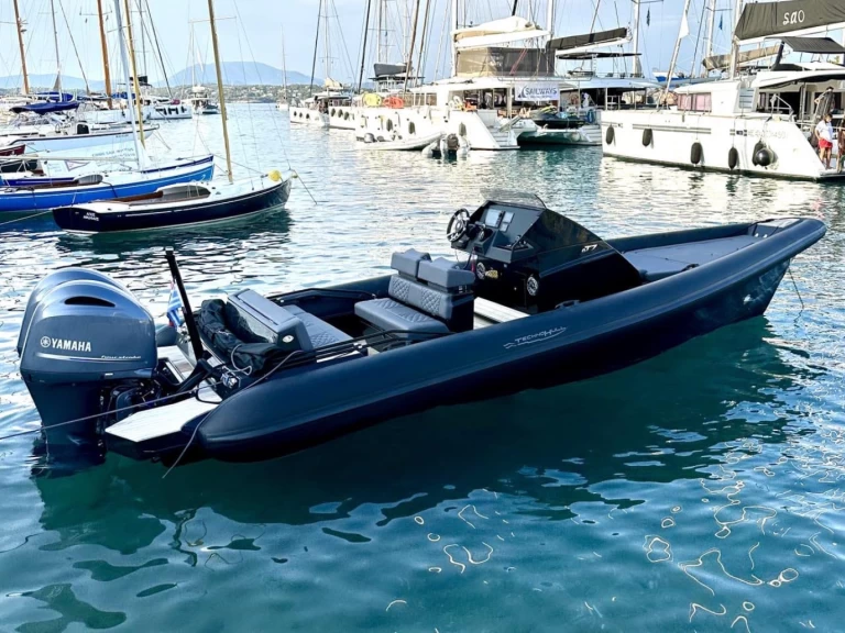 Technohull GT7 charter bareboat eller skeppad i Aten