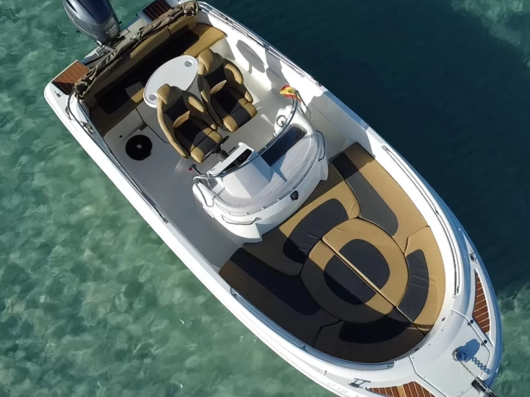 Yacht charter Marina Formentera billig 6.30