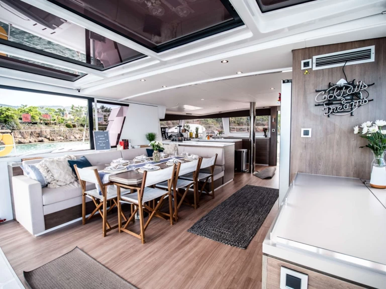 Yacht charter Karibien billig COCKTAILS &amp; DREAMS