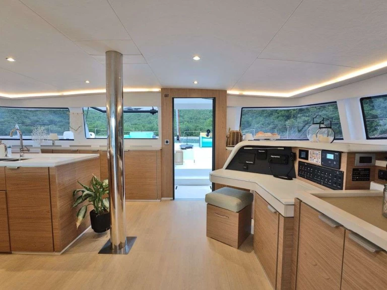 Bali LEGASEA charter bareboat eller skeppad i Brittiska Jungfruöarna