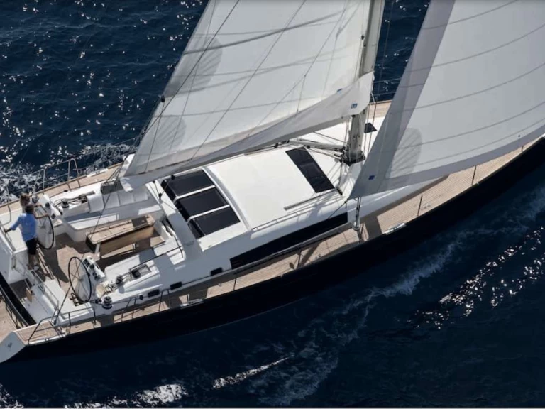 Uthyrning Lyx yacht Bénéteau med en båtlicens 