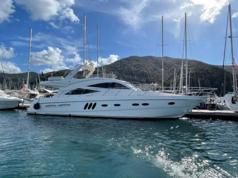Uthyrning Golfe-Juan - Sealine Sealine T 60 av Samboat 
