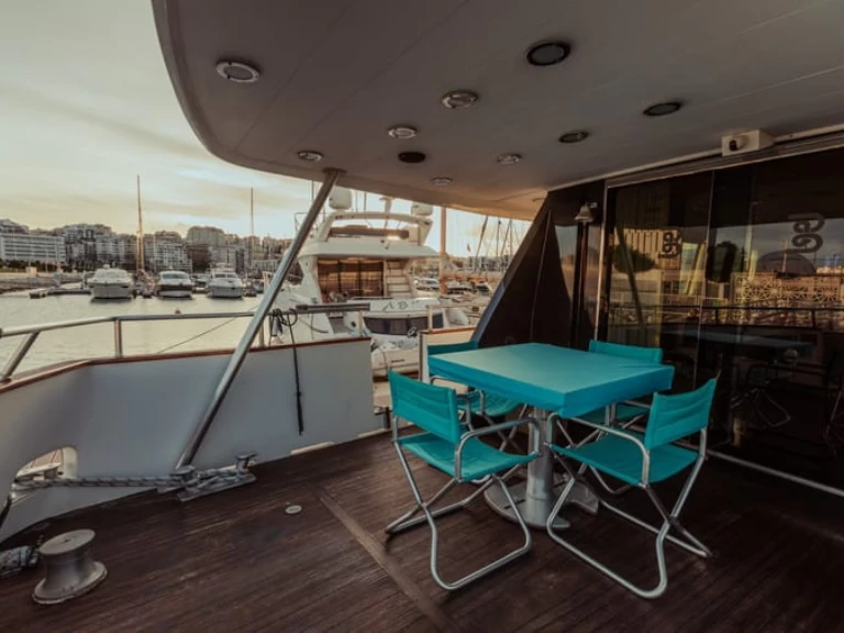 Yacht charter Tanger-Assilah billig Baglietto 24