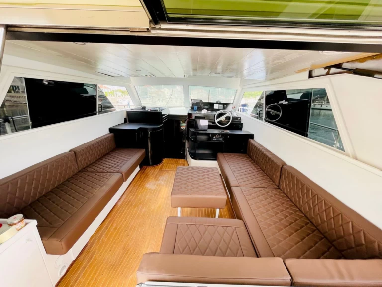 Hyr en Ferretti Altura 39 Vlorë 