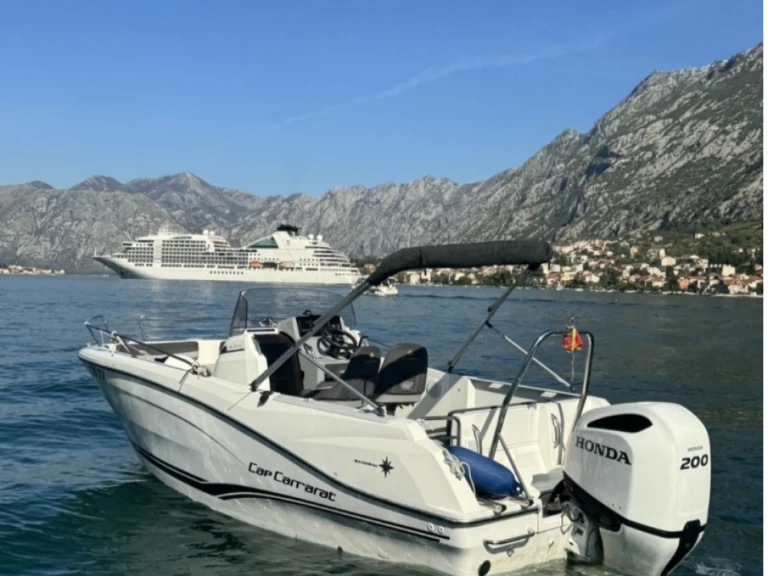 Jeanneau CAP CAMARAT 6,5 CC Style charter bareboat eller skeppad i Herceg Novi