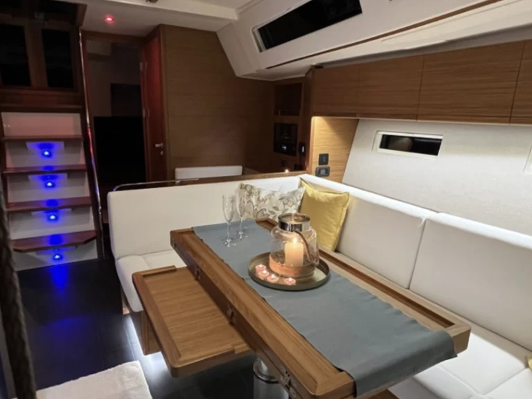 Uthyrning Segelbåt  More Boats med en båtlicens 