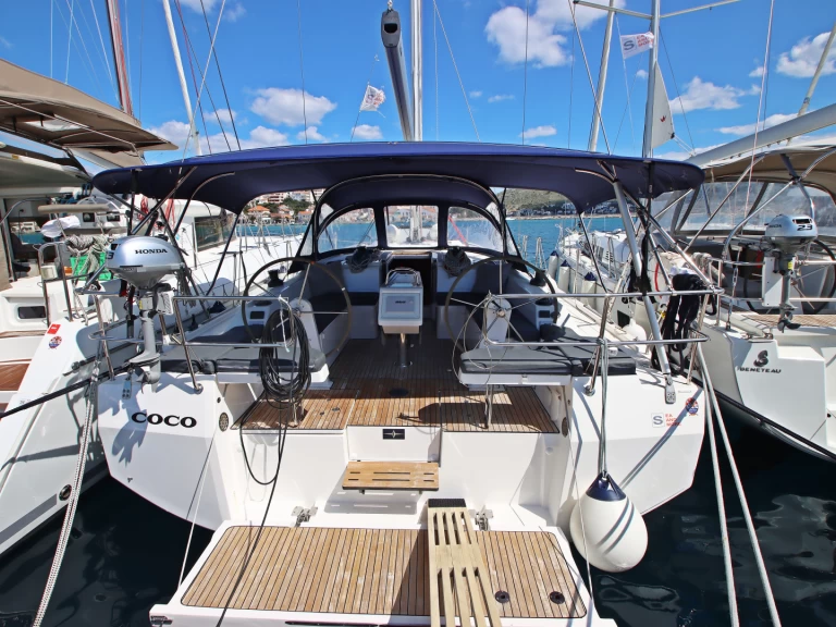 Hyr en Bavaria Bavaria C42 Rogoznica 