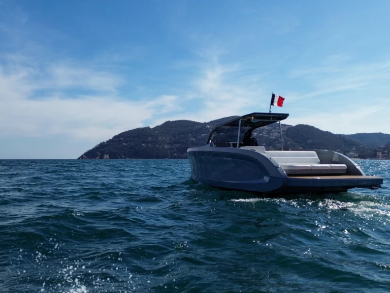 Hyr en randboat escape 30 La Napoule 