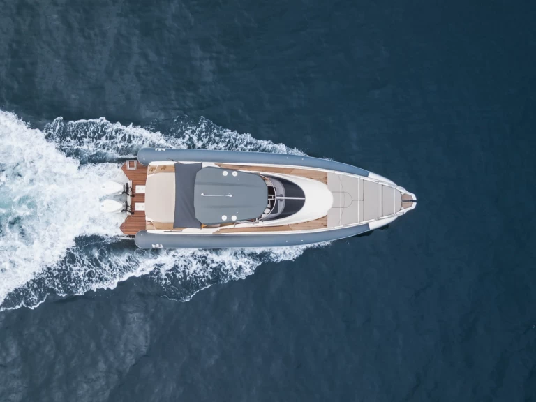 Uthyrning RIB Nuova Jolly med en båtlicens 