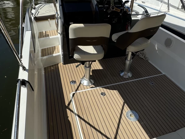 Hyr en Bénéteau Flyer 6.6 SUNdeck Mandelieu-la-Napoule 