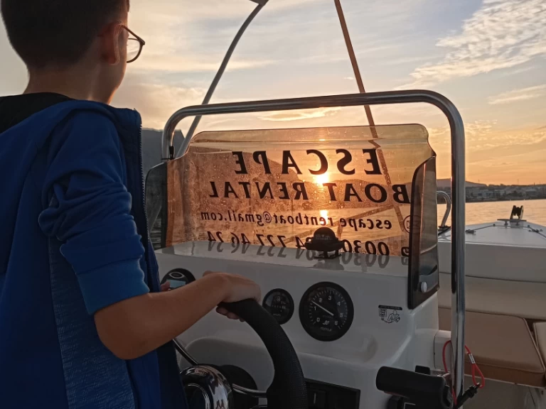 Thomas Tempest  charter bareboat eller skeppad i Chersonisos