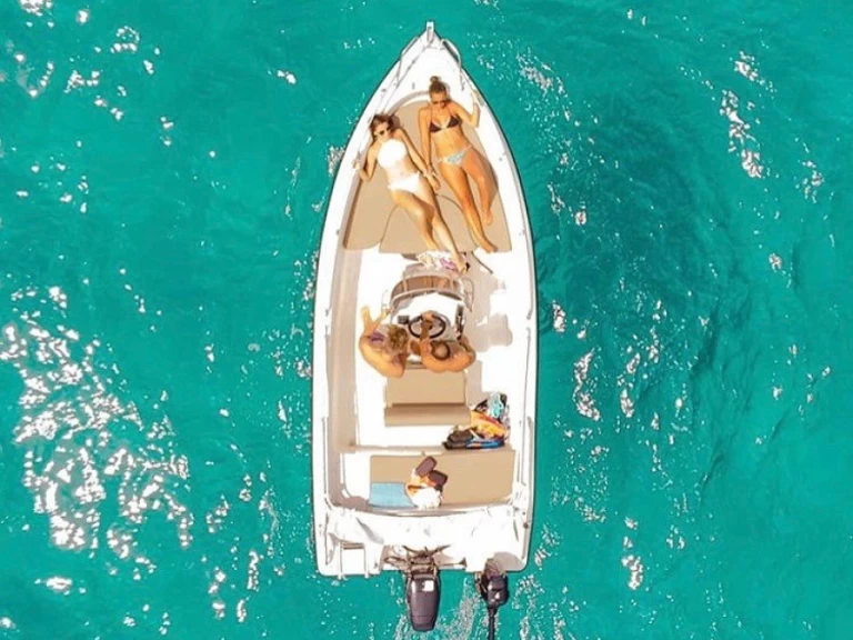 Hyra Motorbåt  med eller utan skeppare Poseidon Chersonisos 