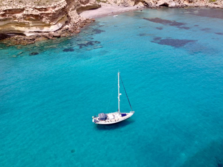 Uthyrning Segelbåt  Dynamique Ya med en båtlicens 
