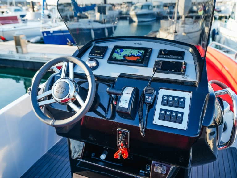 Prua al vento Jaguar 7.0 charter bareboat eller skeppad i L'Herbaudière