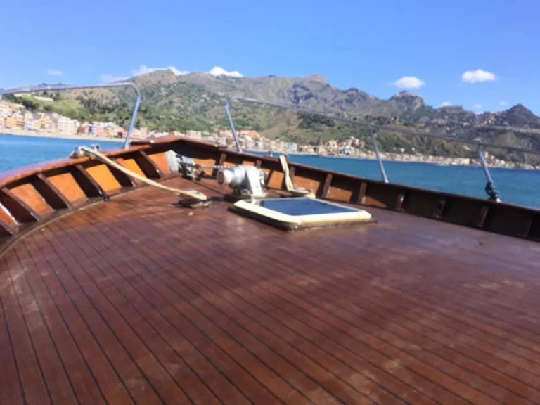 Gozzo Gozzo salentino charter bareboat eller skeppad i Taormina