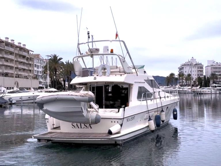 Hyra Lyx yacht med eller utan skeppare Guy Couach Empuriabrava 