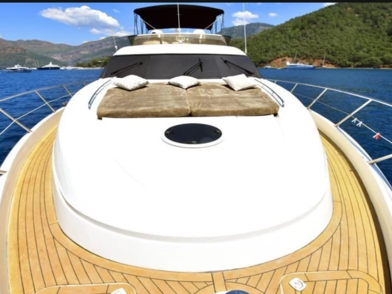 Uthyrning Lyx yacht Sunseeker med en båtlicens 
