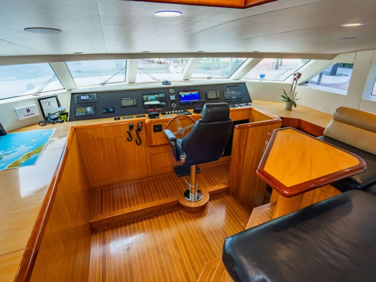 Lyx yacht för uthyrning Miami  till det bästa priset 