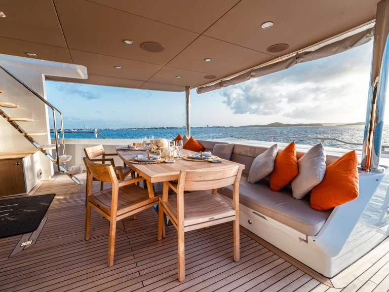 Yacht charter Nassau billig EXIT STRATEGY