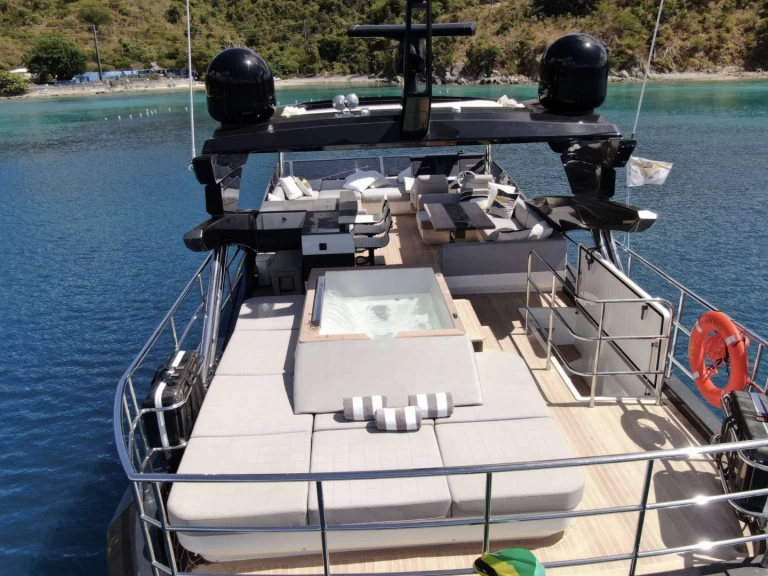 Lyx yacht för uthyrning Barcelona till det bästa priset 