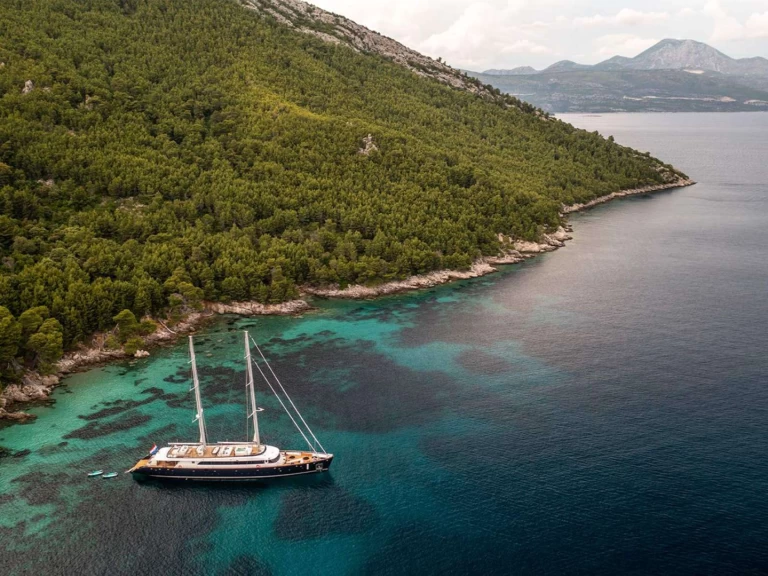 Uthyrning Lyx yacht i Kroatien  - Rayburn Custom Yachts Nocturno