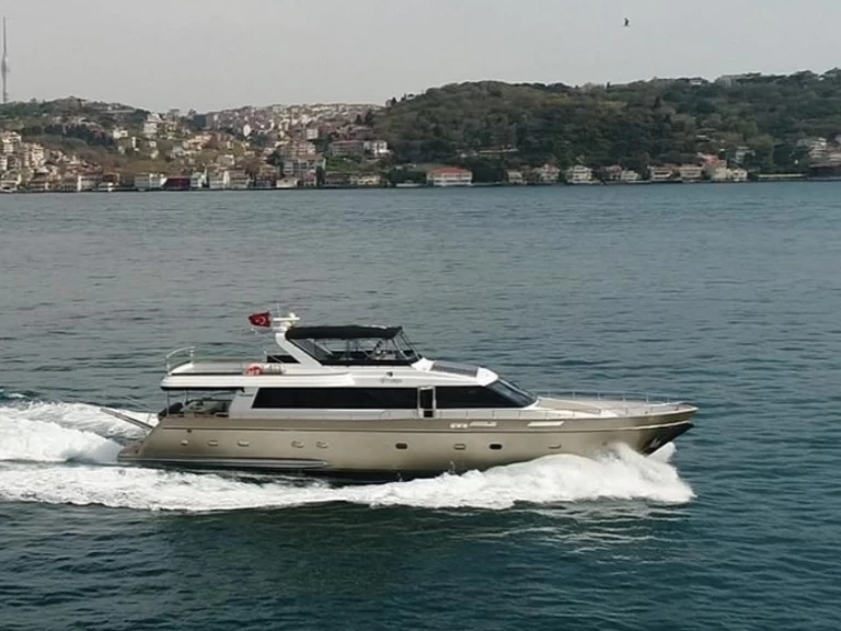 Uthyrning Lyx yacht Faeton med en båtlicens 