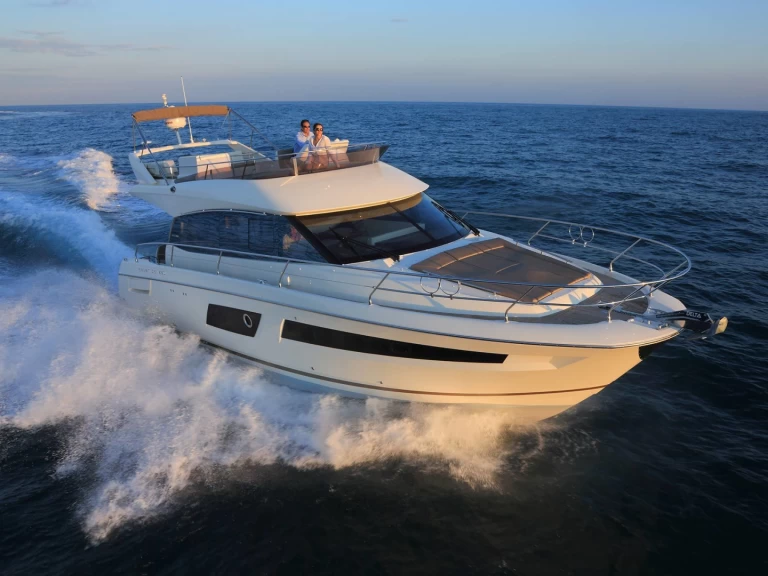 Båtuthyrning Prestige Jeanneau 450 Fly i Taormina på Samboat 
