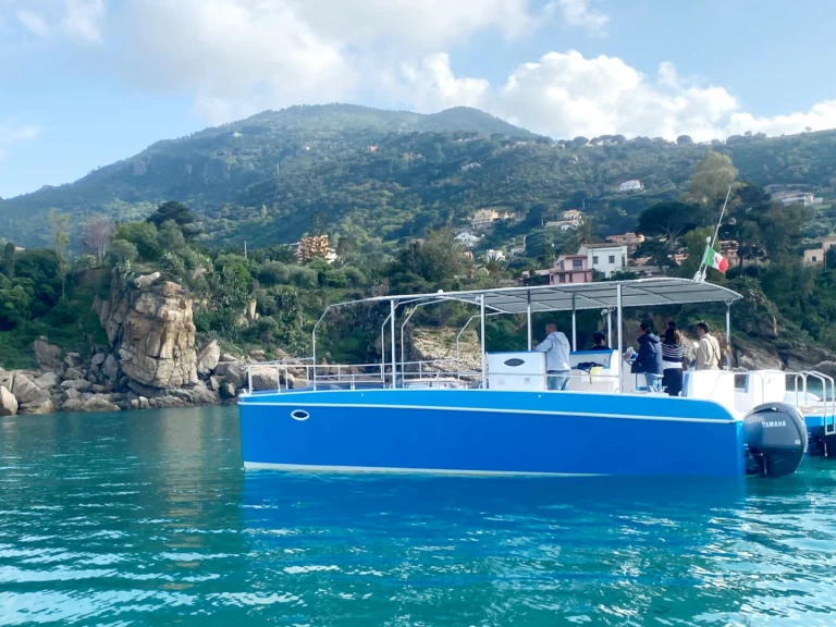 Easy cat Easy Cat charter bareboat eller skeppad i Cefalù
