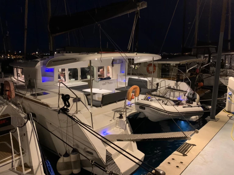 Hyr en Lagoon Lagoon 450 F Marseille 