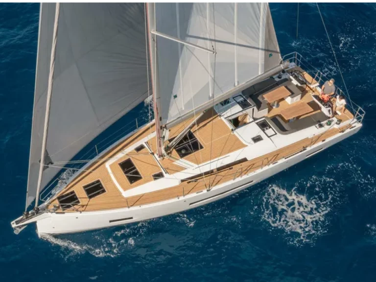 Hanse Hanse 460 charter bareboat eller skeppad i Lavrio