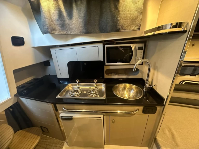 Yacht charter Taormina billig Saver 330 Walkaround