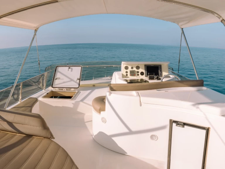 Yacht charter Milazzo billig Ferretti 57