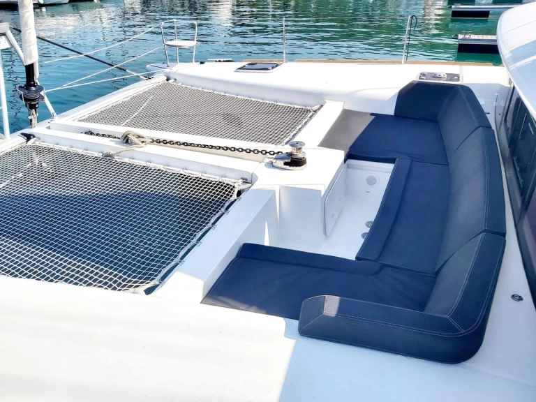 Lagoon Lagoon 450 F charter bareboat eller skeppad i Primošten 