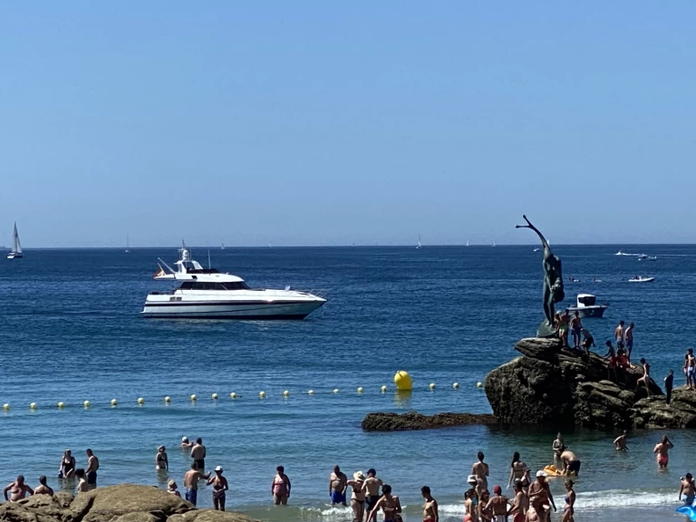 Uthyrning Lyx yacht Mefasa med en båtlicens 