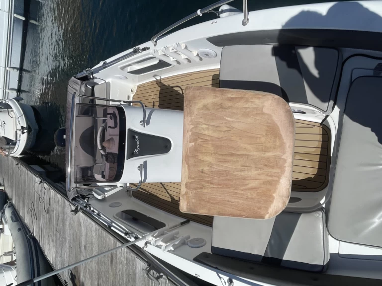 Hyr en Aquabat Sport Line 19 Marseille 