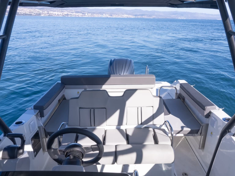 Yacht charter Ičići billig Cap Camarat 7.5 WA