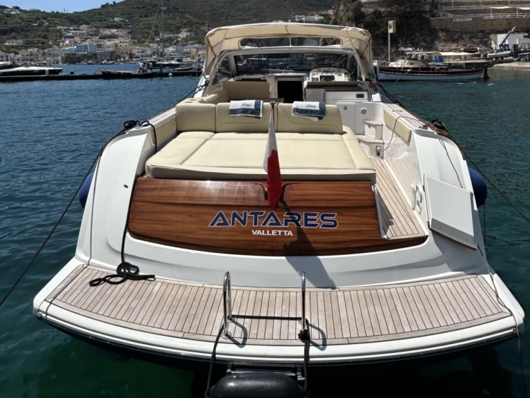Yacht charter Neapel billig Antares 42