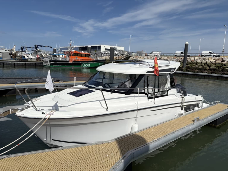 Yacht charter Ouistreham billig Merry Fisher 695 series2