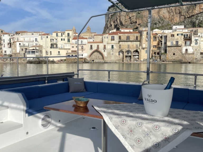 Yacht charter Cefalù billig Easy Cat