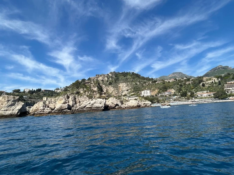 Motorbåt  för uthyrning Giardini-Naxos till det bästa priset 