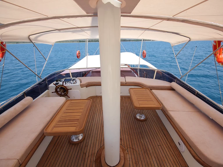 Yacht charter Fethiye billig wooden
