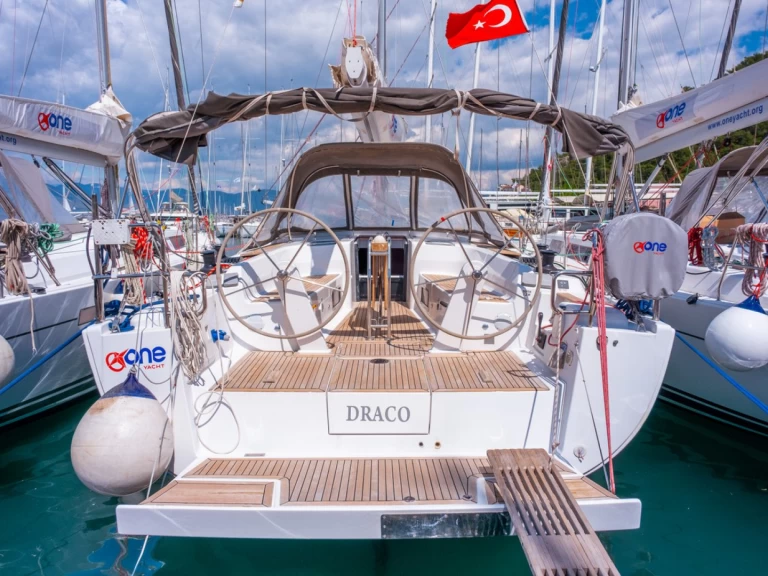 Yacht charter Fethiye billig Hanse 445