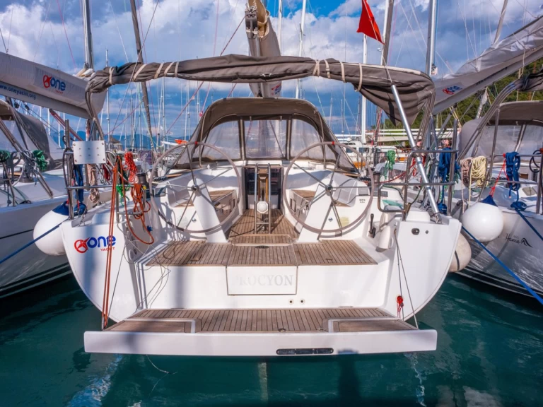 Uthyrning Segelbåt  Hanse med en båtlicens 