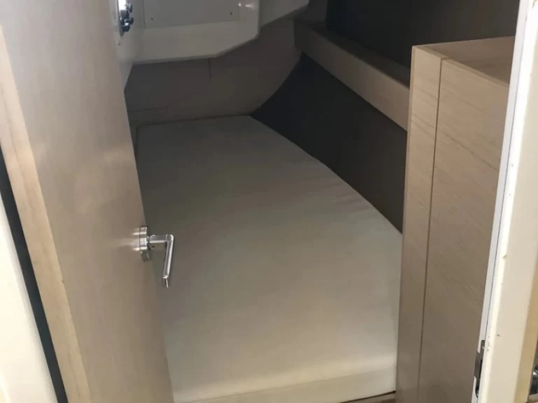 Yacht charter Izola billig Oceanis 30.1