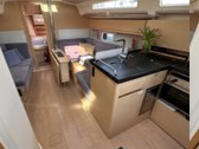 Hyra Segelbåt  med eller utan skeppare Hanse Donji Seget 