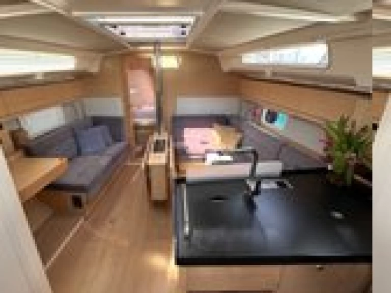 Uthyrning Segelbåt  Hanse med en båtlicens 