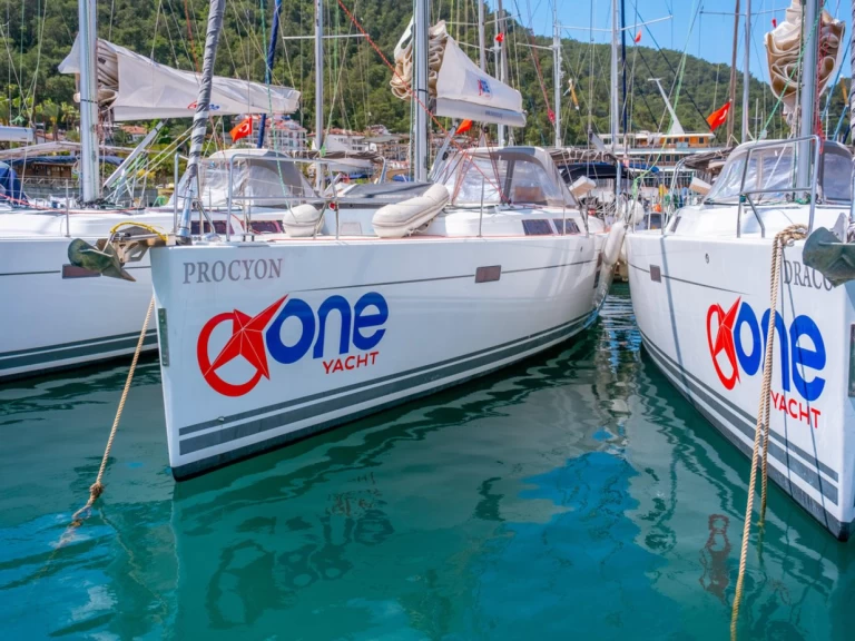 Hanse Hanse 445 charter bareboat eller skeppad i Fethiye